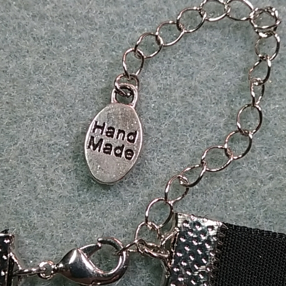 🆕️*WEARABLE ART* HAND CRAFTED BEAD VELVET CHOKER - Picture 3 of 5